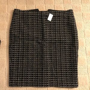 NEW Black and white Tweed skirt size 12